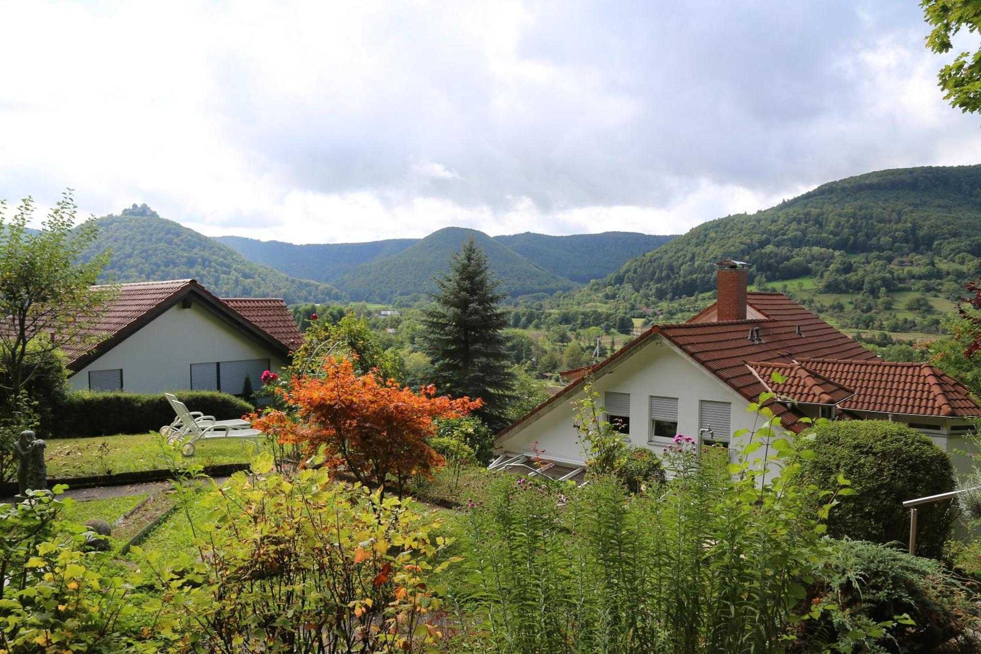 Апартаменти Haus Am Sonnenhuegel Бад-Урах Екстер'єр фото